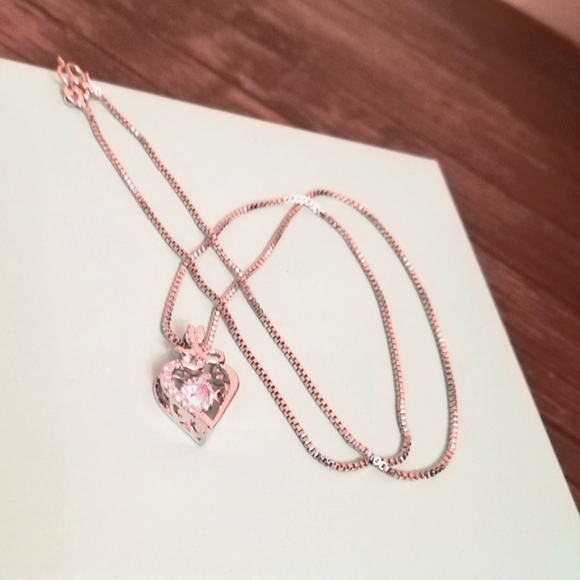 Heart Pendant Necklace. Dancing Zirconia Stone. - Picture 6 of 6